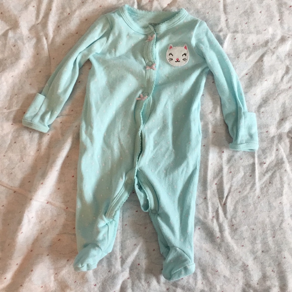Newborn kitty outfit.